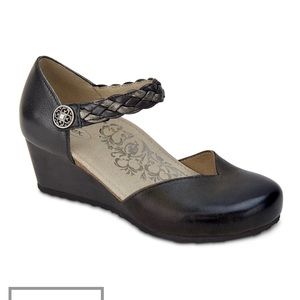 Aetrex Women’s Size 10 Mia Black Wedge!